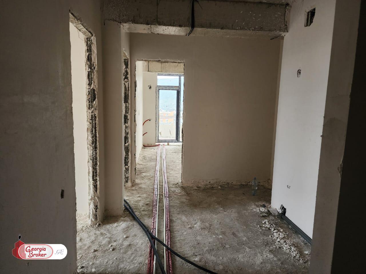 продается квартира с новым ремонтом 3-комнаты